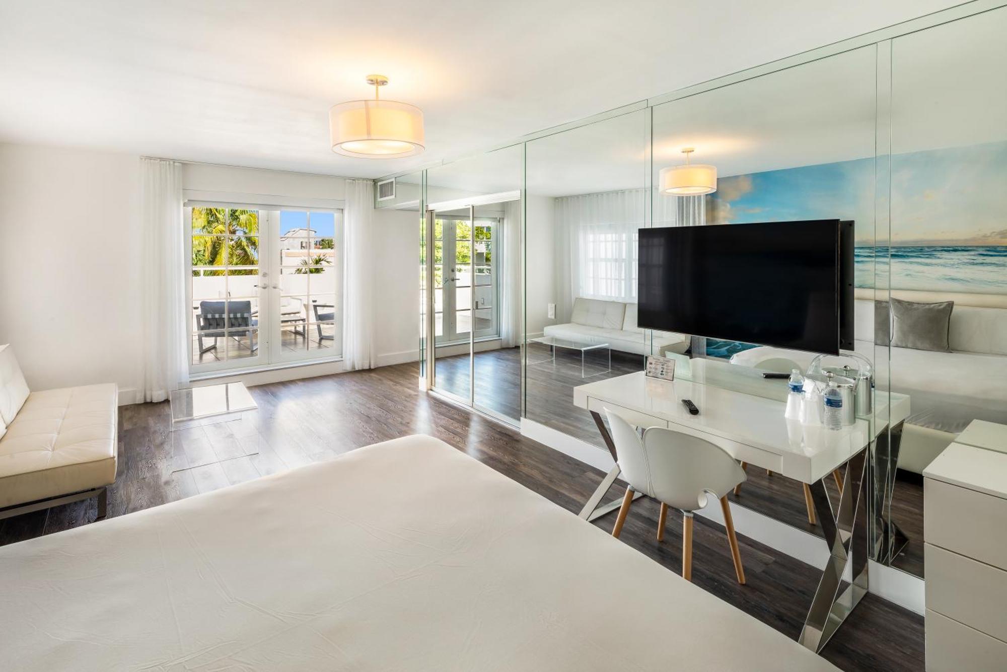 Suite with Terrace,708266971:JPEG
